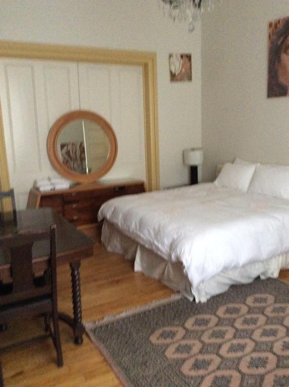 Gold Door Inn Ottawa Room photo
